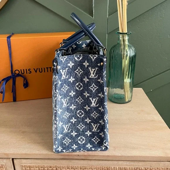 ❌SOLD❌NEW Louis Vuitton On The Go OTG MM Denim Sold OUT Tote Bag - Picture 6 of 10